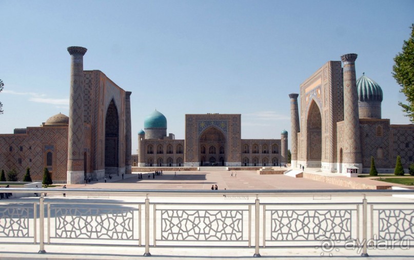 Древняя площадь Самарканда под надежной защитой
