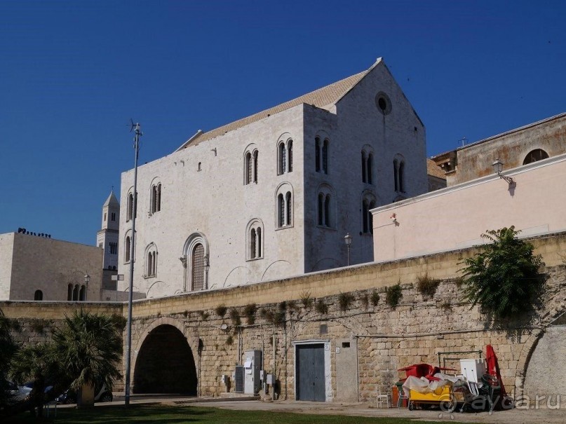 Альбом отзыва "Необычайный город Бари "