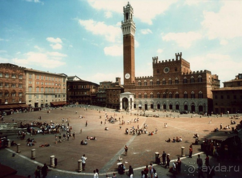 Чудесная Piazza del Campo Чудесная Piazza del Campo