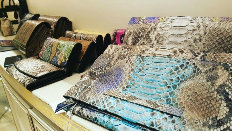 Фабрика LEVINSON, изделия из кожи и меха в Стамбуле