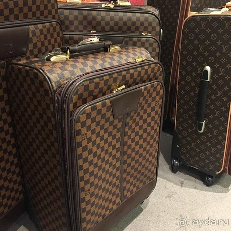 Фабрика LEVINSON, изделия из кожи и меха в Стамбуле