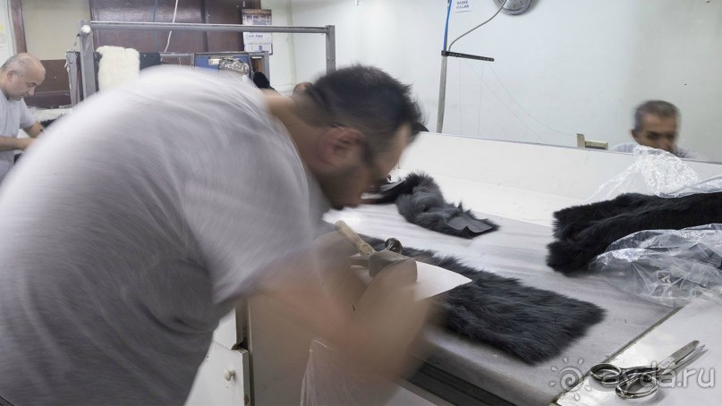 Фабрика LEVINSON, изделия из кожи и меха в Стамбуле