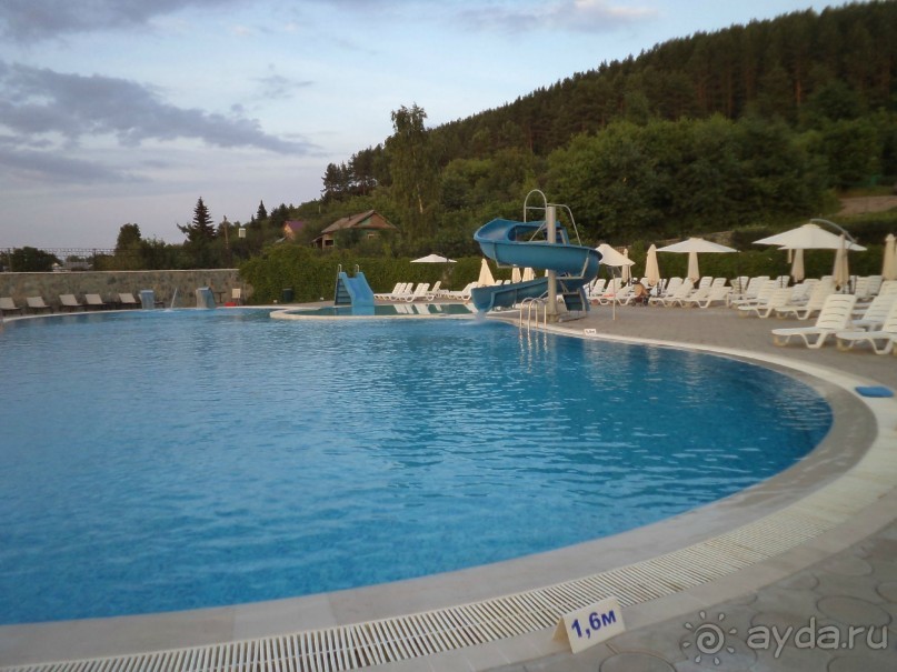 Лечилась  чистым воздухом.