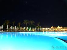 Ночной бассейн