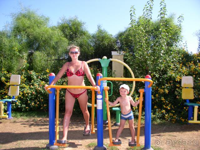 Тренажеры у бассейна