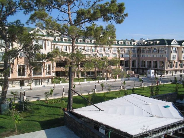 Основное здание. Вид с горки