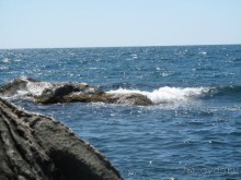 Пока в Крыму нас не очень любят.