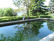 Пока в Крыму нас не очень любят.