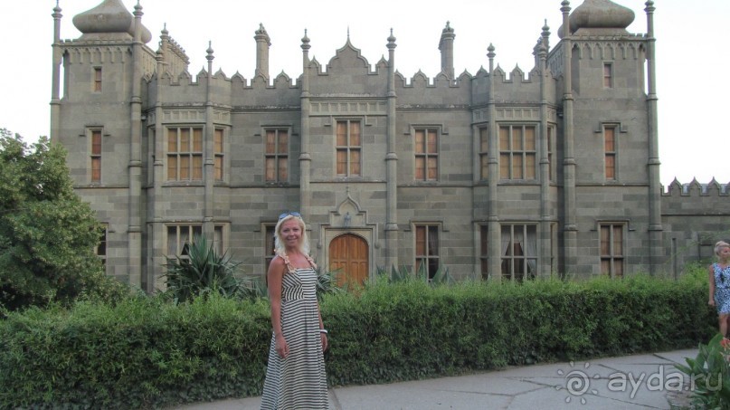 Пока в Крыму нас не очень любят.