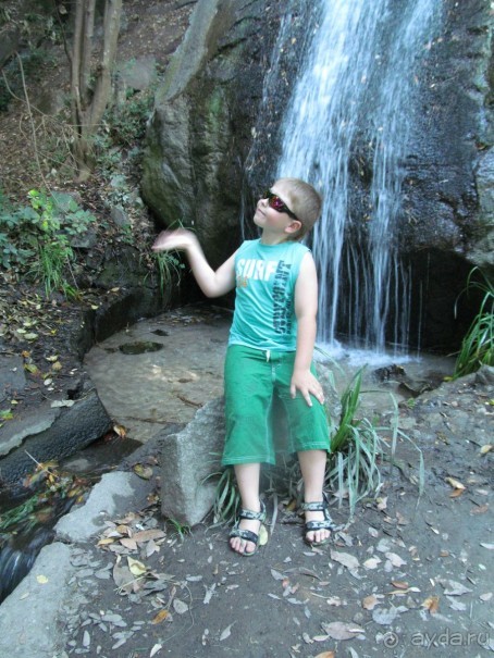 Пока в Крыму нас не очень любят.