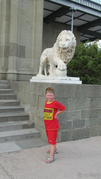 Пока в Крыму нас не очень любят.