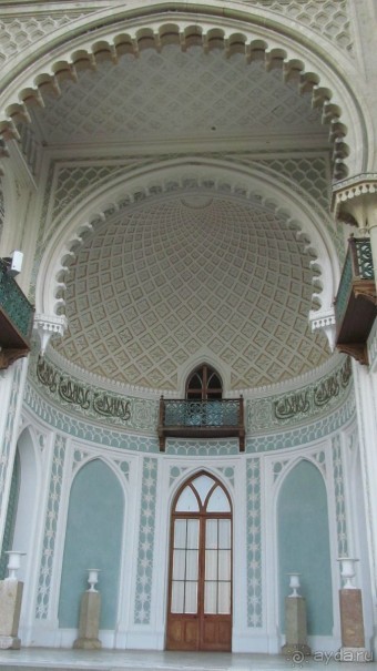 Пока в Крыму нас не очень любят.