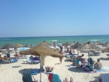 Пляж охраняет конная полиция :)