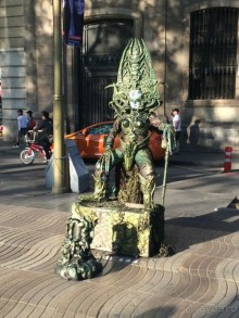 Барселона, Барселонетта, Бадалона и Ситжес с ребенком в мае