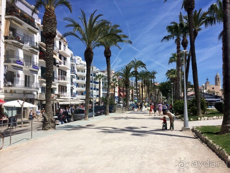 Барселона, Барселонетта, Бадалона и Ситжес с ребенком в мае