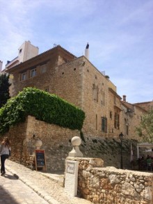 Барселона, Барселонетта, Бадалона и Ситжес с ребенком в мае