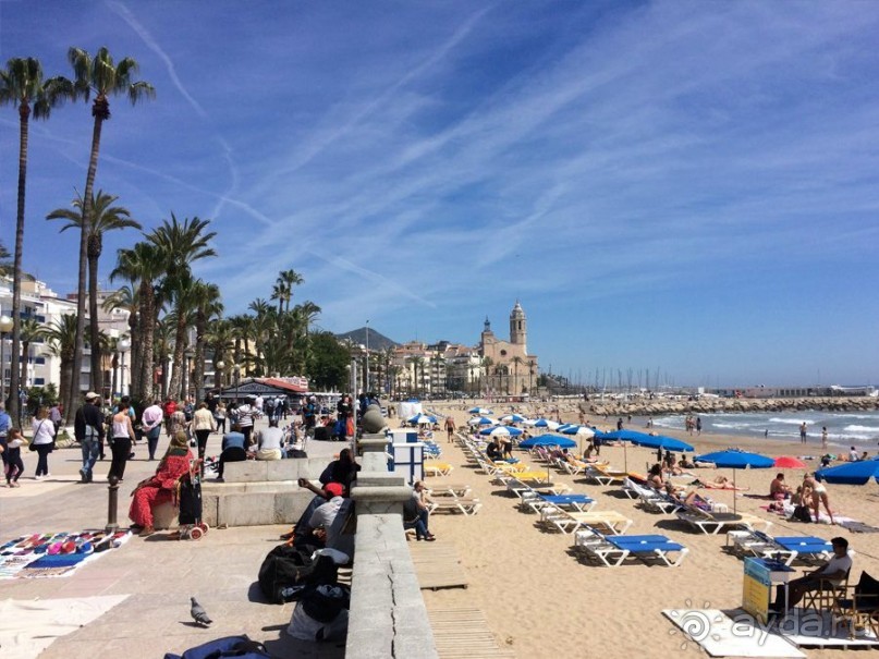 Барселона, Барселонетта, Бадалона и Ситжес с ребенком в мае