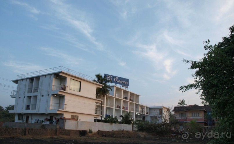 Вид на отель вечером