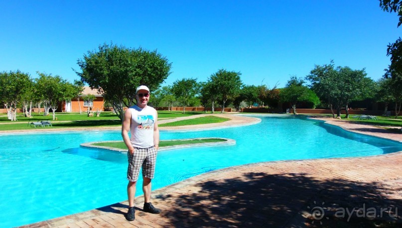 Намибия. Африка. Оазис в пустыне - oтель Дамара Мапанe Лодж. 