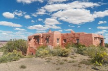 Окаменелый лес в Раскрашенной пустыне