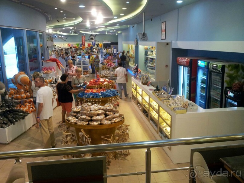 Самый длинный в мире туннельный аквариум