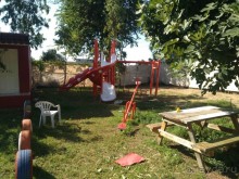 Из плюсов только море...