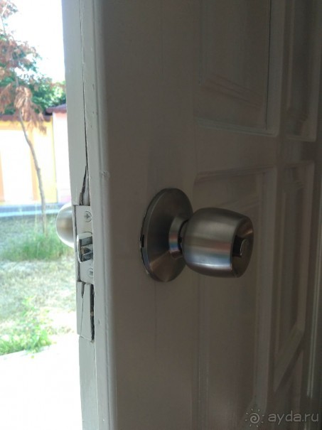 Из плюсов только море...