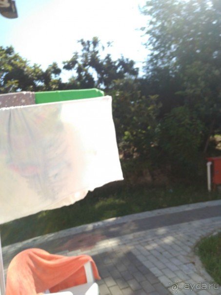 Из плюсов только море...