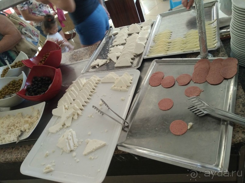 Из плюсов только море...