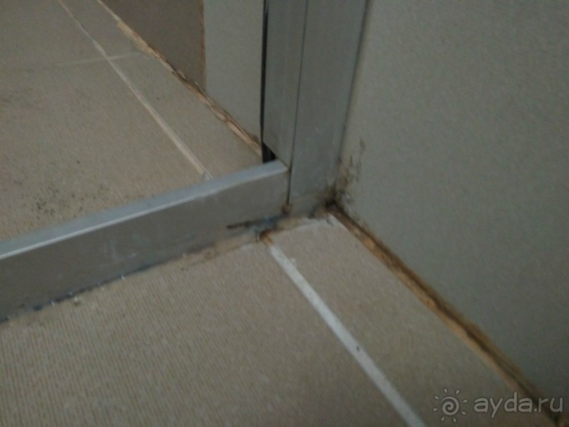 Из плюсов только море...