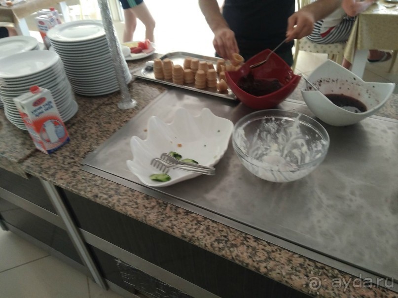 Из плюсов только море...