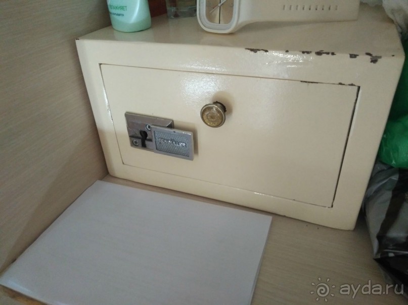 Из плюсов только море...