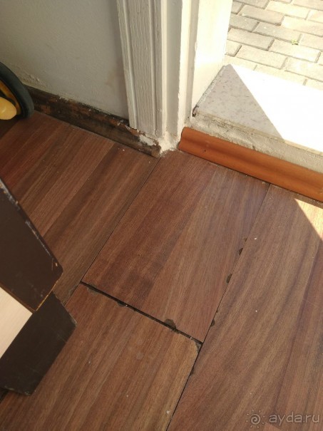 Из плюсов только море...