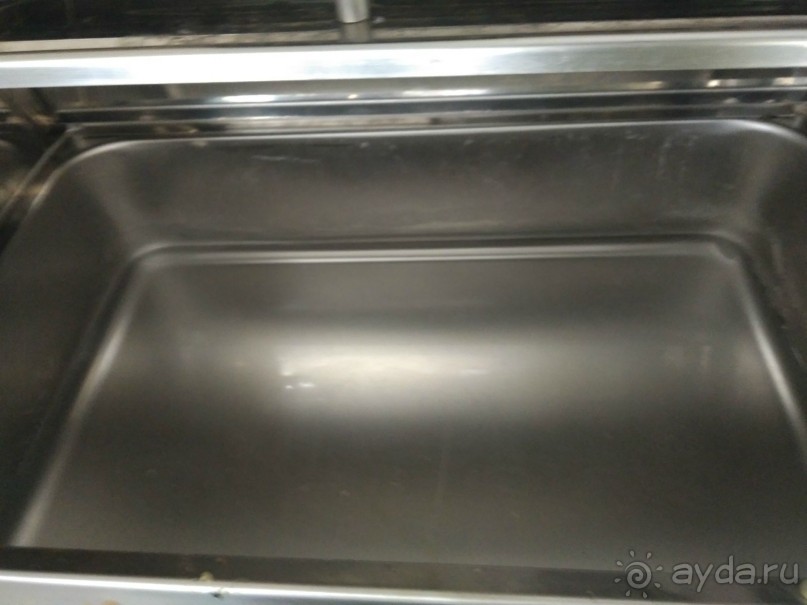 Из плюсов только море...