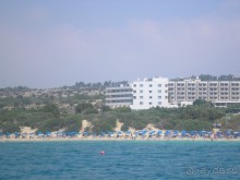 Отель оправдывает свои 4 звезды, но не расчитывайте на отличный отдых.