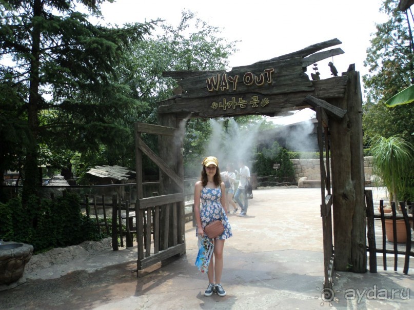 Это дует охлаждающий воздух, жара.