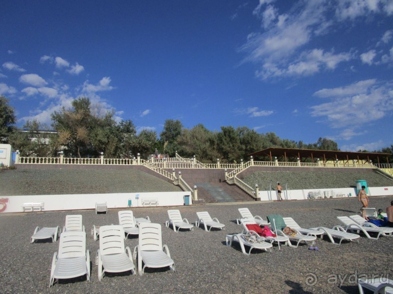 Отель прекрасно подходит для спокойного оздоровительного отдыха с детьми.   