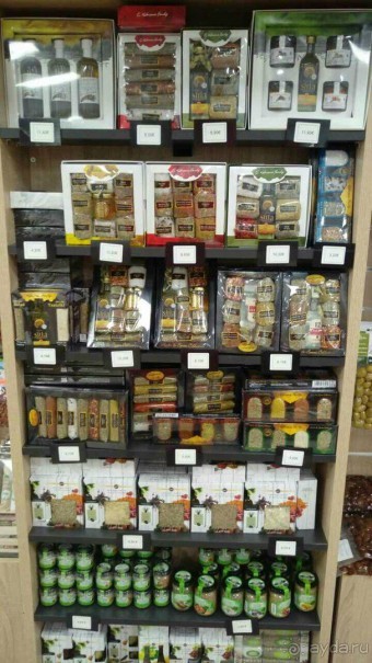 Даже дождливые дни не омрачают отдых в Греции)))