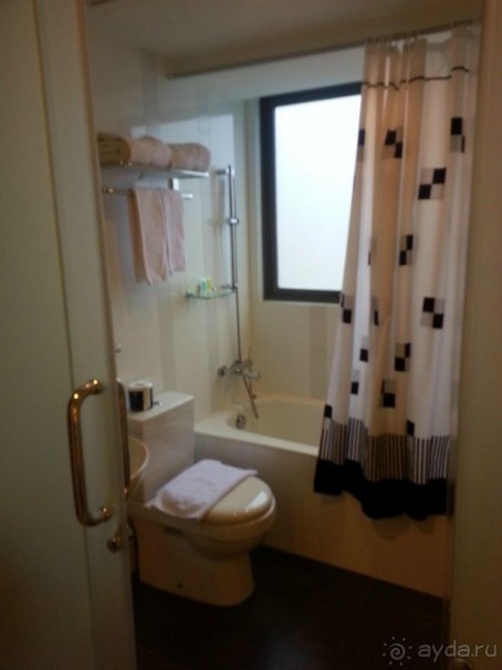 Хорошо расположенный городской  отель, скромный и чистый.