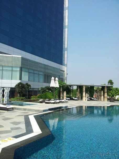 Городской отель с высоким уровнем обслуживания.