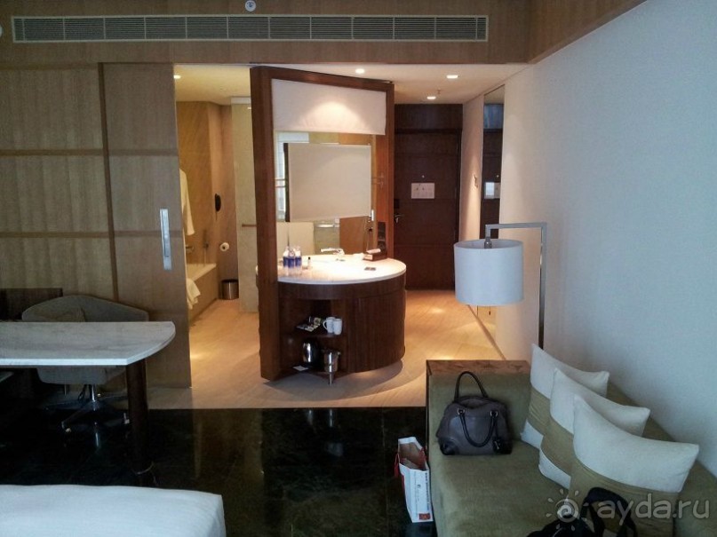 Городской отель с высоким уровнем обслуживания.