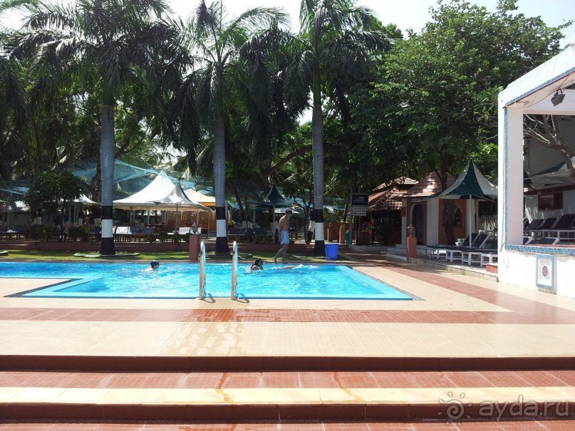 Слегка обшарпанный, но в целом не плохо.