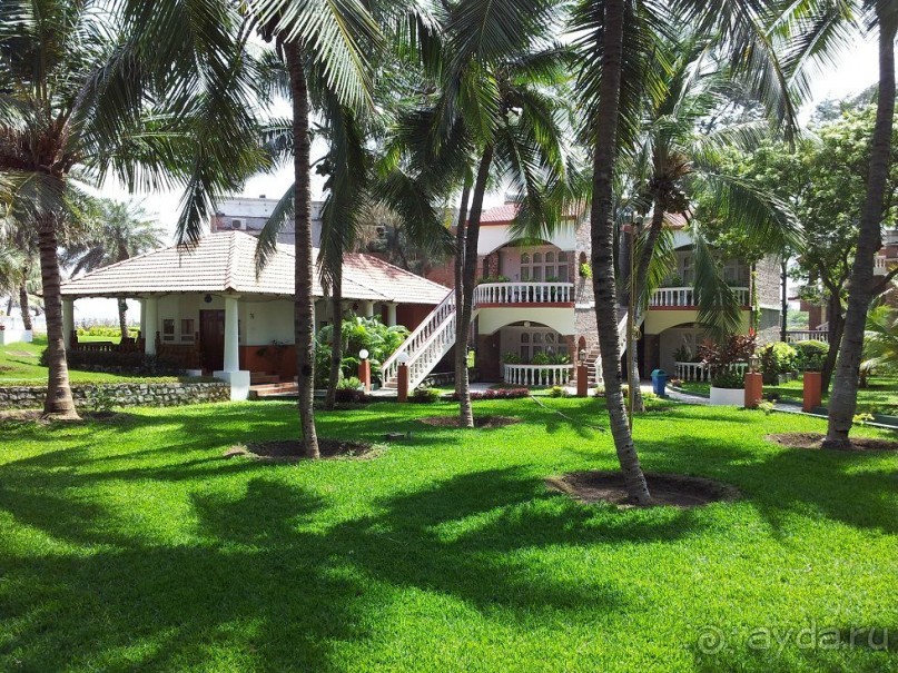 Слегка обшарпанный, но в целом не плохо.