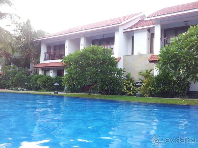 Великолепный бассейн, красивая территория, восхитительные номера, а вот питание на 4-   