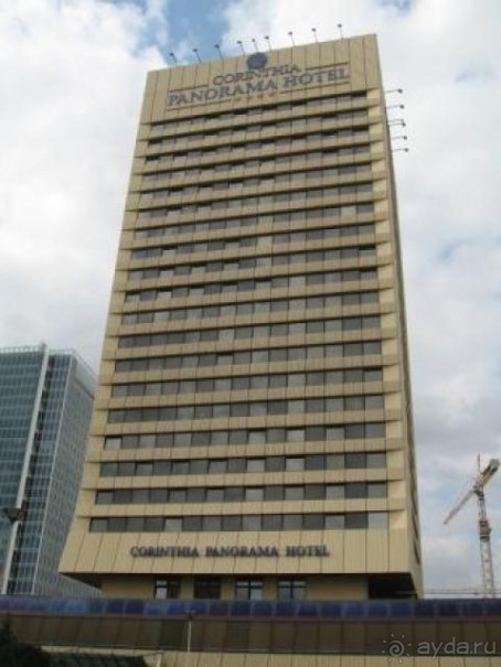 На 4* не тянет, слишком дорого для своего уровня