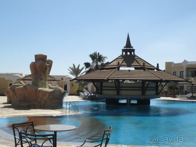 Бассейн с джакузи