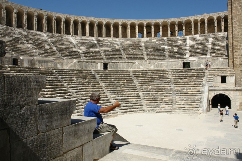 Аспендос один самых больших амфитеатров античности.