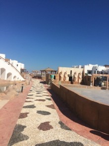 ЛЮДИ! ВЫ ЗДЕСЬ ИСПОРТИТЕ СЕБЕ ОТДЫХ! ЭТО НЕ 4 ЗВЕЗДЫ! 