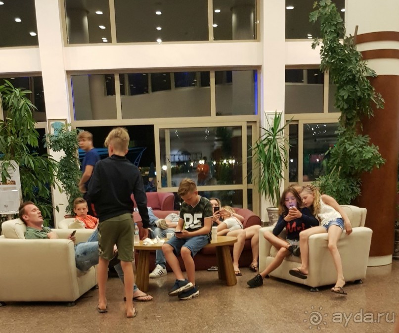 Отель для детей, детей, детей и родителей, умеющих развлекать себя.