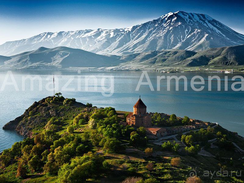 Монастырь Севанаванк на полуострове Севана